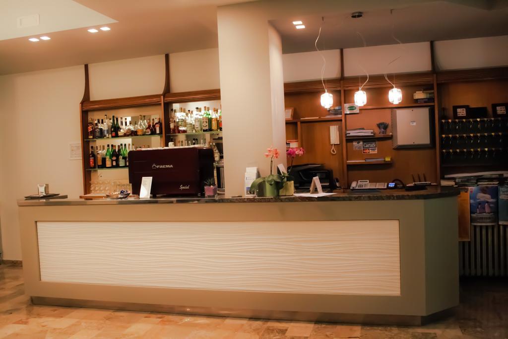 Hotel Dolores Cesenatico Eksteriør bilde